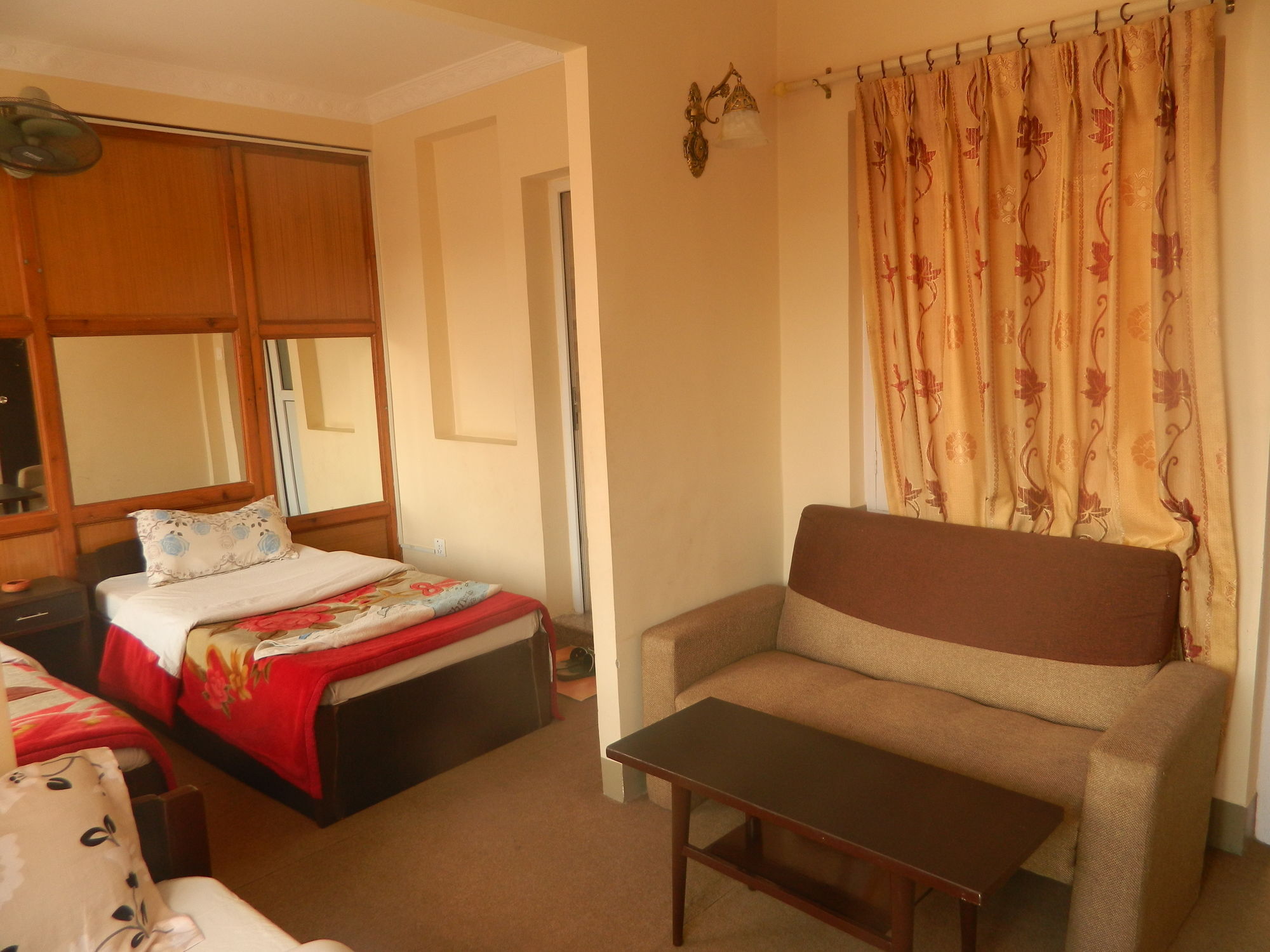 Om Tara Guest House Pvt Ltd Kathmandu Exteriör bild